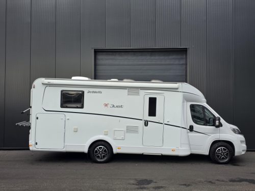 Dethleffs Just 90 T 7052 DBM Queensbed / Hubbett Foto: 2