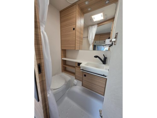 Dethleffs Summer Edition 530 DR U-shaped seating, Queen bed photo: 12