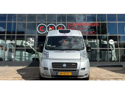 Adria Mobil Twin 160PK, Airco, Festbett Foto: 2