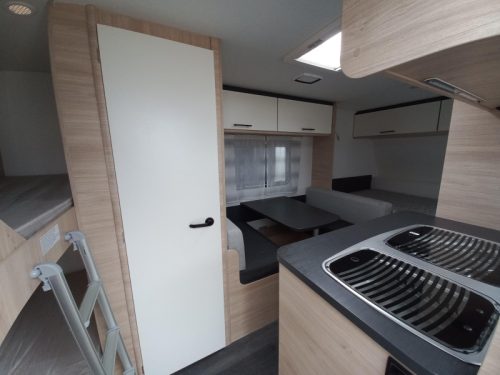 Caravelair Alba Family 466 awning-annex-mover photo: 3