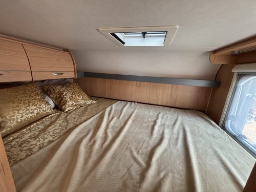 B&uuml;rstner Solano 695 T DWARSBED CRUISE CONTROL EURO4 AIRCO photo: 2