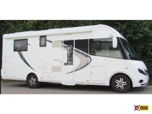 Chausson 7118 XLB Queenbed, Hubdach
