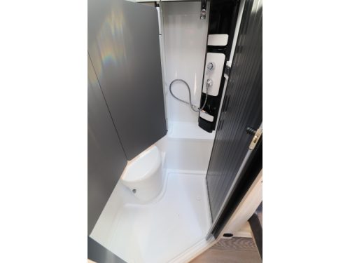 Hobby De Luxe 460 SFF MODEL 2027 - 577  photo: 13