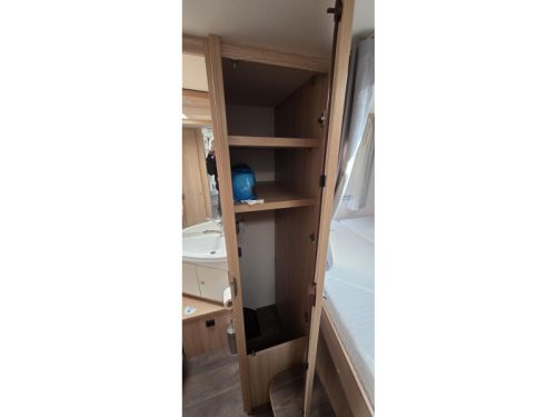 Sunlight T 65 T65 neat 4 pers. camper photo: 15