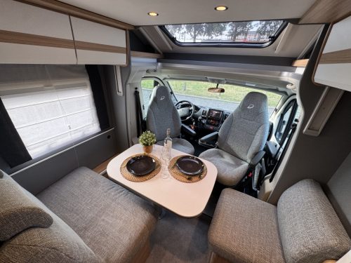 Dethleffs Just 90 T 7052 EINZELBETTEN+HUBBETT SONNENPANEL Foto: 1