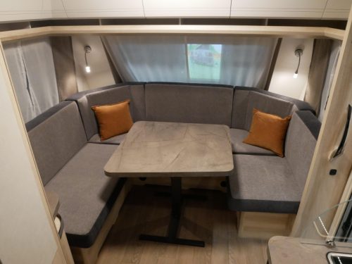 Hobby De Luxe 460 LU model 2027 photo: 14