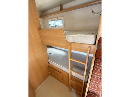 Challenger Trigano 153 ALK Stapelbedden  foto: 15