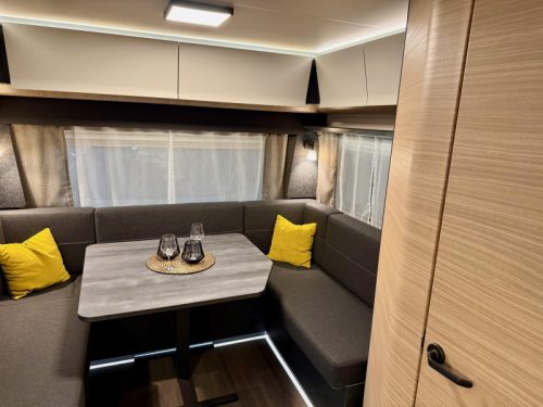 Hobby Maxia 585 UL Rangierhilfe + Kassettenmarkise  Foto: 10