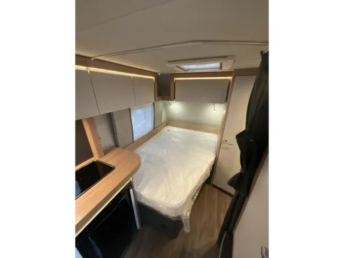 Knaus Sport Platinum 450 FU AKTION MODELL-FRANZ&Ouml;SISCHES BETT Foto: 9