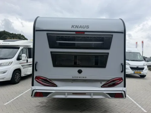 Knaus Sudwind Black Selection 540 FDK Etagenbett / Franz&ouml;sisches Bett Foto: 6