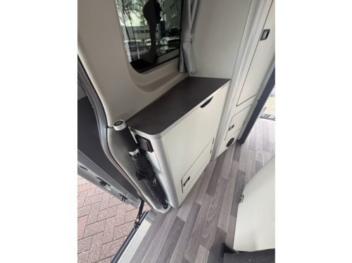 Ford Nugget plus high roof westfalia automatic 170 hp 4 berths air conditioning camera cruise ctr alloy wheels detachable tow bar pdc f/r photo: 19
