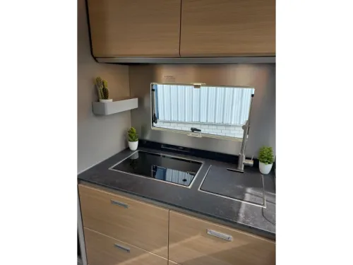 Adria Compact Select DL 2027 automatic photo: 10