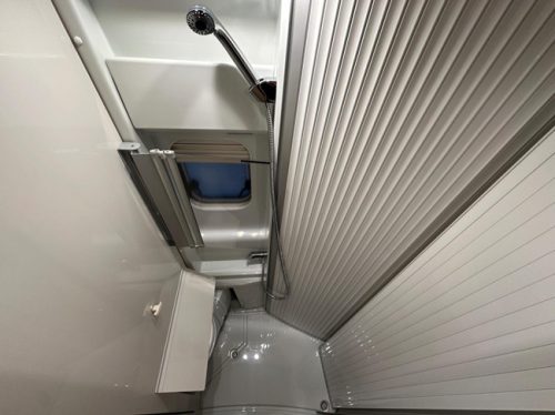 Malibu Van First Class Two Rooms 640 LE RB Charming GT Skyview Foto: 9