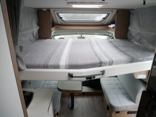 Carado T459, Face-to-Face, Queensbed, Hubdach, XXL Garage, Airco Foto: 19