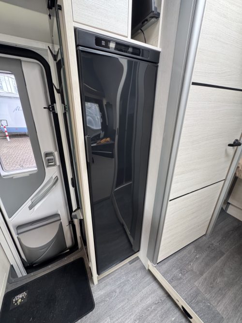 Chausson Titanium 788 QUEEN BED+POP-TOP ROOF+F2F AUTOMATIC EURO6 photo: 7