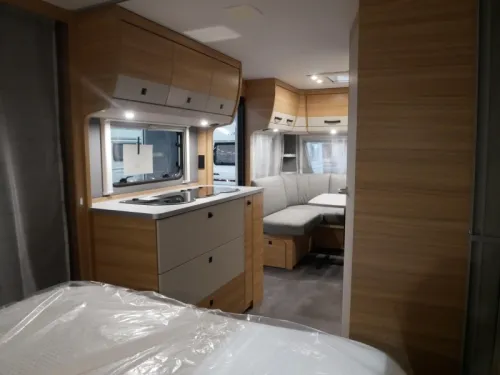 Dethleffs Summer Edition 530 DR U-shaped dinette + French bed  photo: 17
