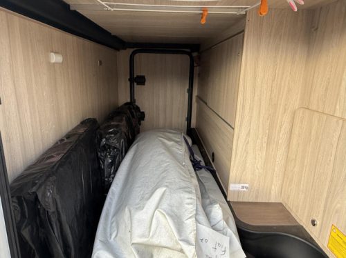 Laika Ecovip 309 Single Beds Pop-top roof photo: 19