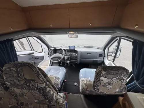 Dethleffs Globetrotter French bed Air conditioning dinette photo: 16