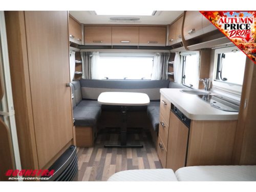 Knaus Sport 450 FU Middenkeuken Rondzit foto: 15