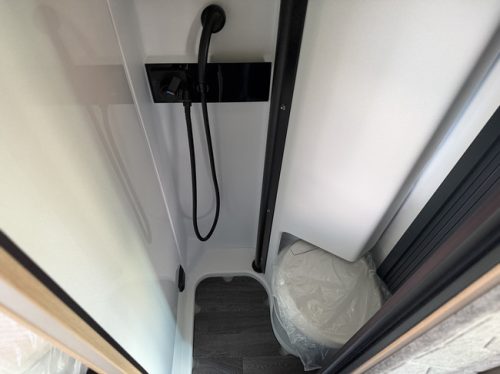 Weinsberg CARABUS GREY 600 ME EDITION [FIRE] Foto: 17