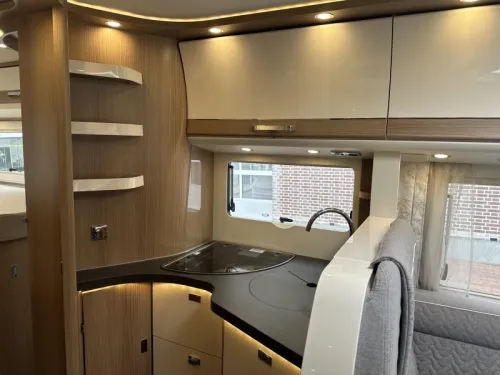 Carthago Malibu 490 I LE Upper cabinets, Lithium  photo: 17