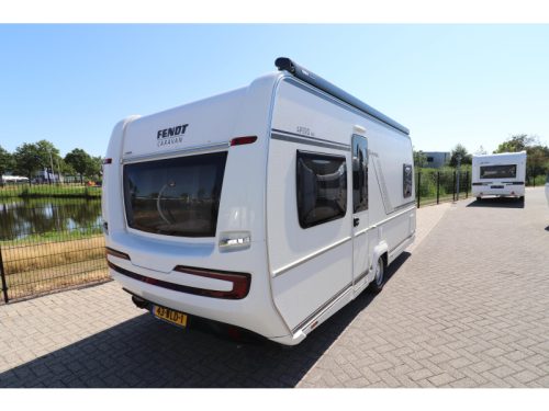 Fendt Apero 465 SFB French bed /Thule awning photo: 2