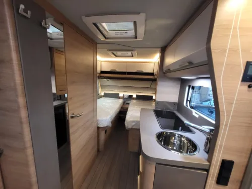 Knaus Sudwind Black Selection 460 EU de f&aacute;brica muy completo foto: 10