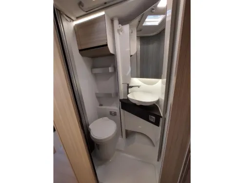 Adria Compact DL Single beds face2face  photo: 19