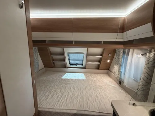 Hobby De Luxe 440 SF cassette awning - photo: 6