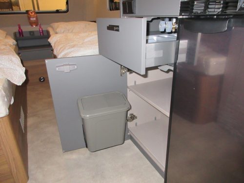Eriba Feeling 470 COMPACT SINGLE BEDS!! photo: 10