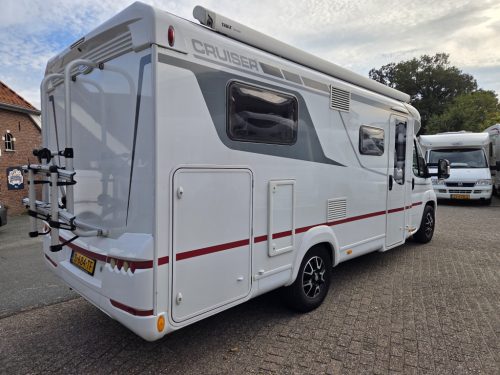 LMC Cruiser T662 G 2021 single beds photo: 2