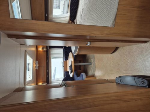B&uuml;rstner 525 TS Belcanto Queens bed small awning photo: 13