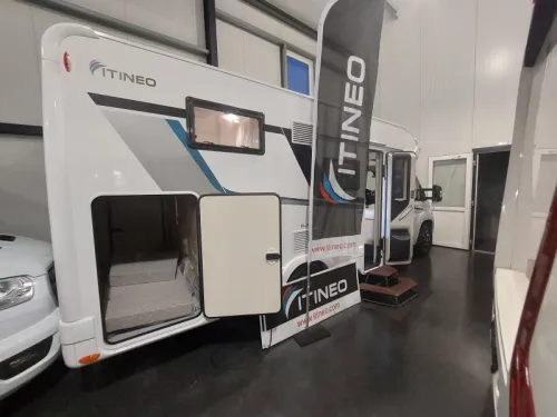 Itineo PJ700 single beds pop-top roof photo: 3