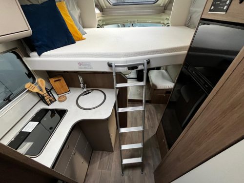 Carado T 447 - with TV + Dish photo: 16