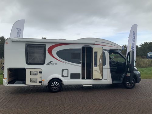 B&uuml;rstner Ixeo IT 700 2.3 MultiJet 130 PK, Queensbed, Zij-bank, Draaistoelen, Bj.2012 &bdquo;Ihr Wohnmobil-Verkaufsvermittler Camper centrum on the road foto: 39