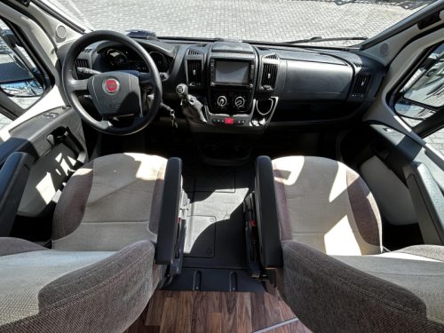 Karmann Davis 590 Transverse bed/2017/Euro6/Airco photo: 18