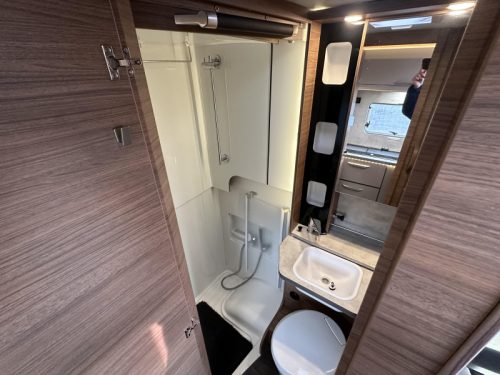 Knaus Tourer Van 500 MQ Automaat 3 pers Hubdach Foto: 17
