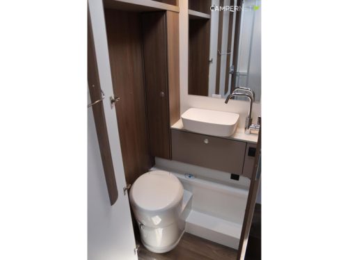 Carado T449T Edition26 165hp Automatic | French bed | Maxi Chassis | Awning | Bi-Xenon | Separate shower | Available from stock photo: 21