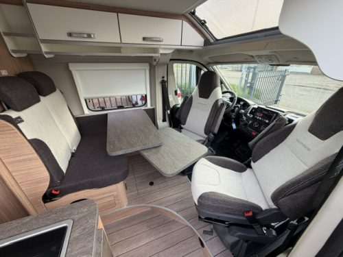 Weinsberg CaraBus 600 MQ 165 PS Foto: 10