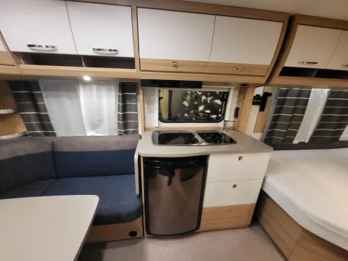 Dethleffs Camper 450 FR Rangierhilfe, Zelt, Markise  Foto: 8