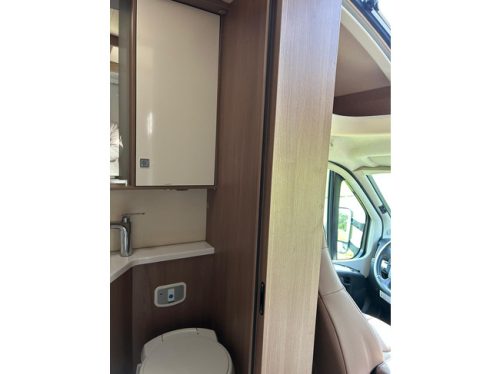 B&uuml;rstner Harmony Line Lyseo BT6441 Automaat Half integraal camper Nieuwstaat! foto: 22