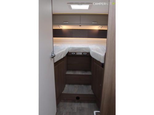 Carado T447 140hp Automatic | Pro+ Package | Pop-up bed | Single beds | Separate shower | Awning | New from stock available | photo: 17