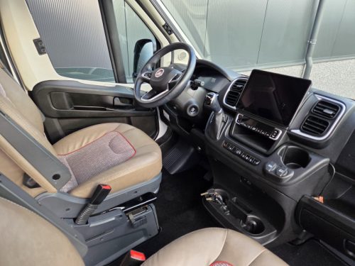Malibu Charming GT Skyview 600 Luftfederung Skyroof Foto: 15