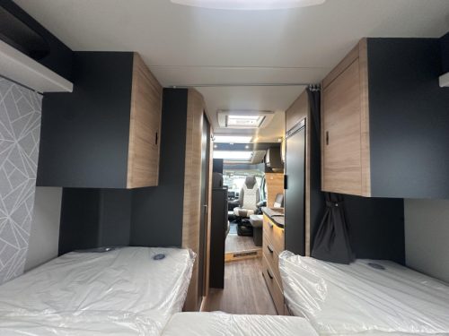 Knaus L!ve Ti 650 MEG Unique low single beds photo: 17