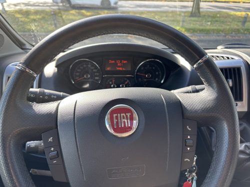 LMC Comfort T LITS JUMEAUX + BANQUETTE RONDE CLIM DE TOIT 150CV 6.99M photo : 13