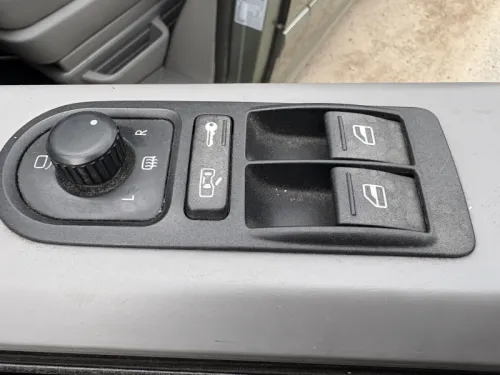 Volkswagen T5 California  photo: 22