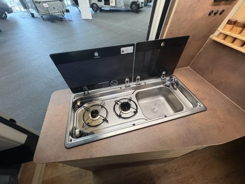 Robeta Apollo 636 Automatic Pop-top roof-complete photo: 12