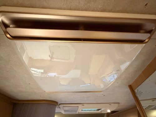 FORD KENTUCKY Motorhome Estro 5 | 2.4 137hp | 2x Air conditioning | 6 persons | Drive-Away tent photo: 3