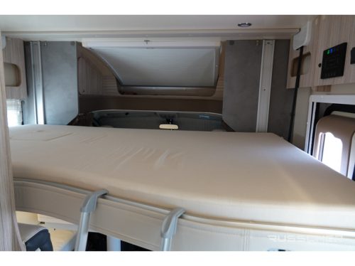 Elnagh T-LOFT 529 140Pk 5-Person Leveling System | Roof air conditioning | VAT camper photo: 18