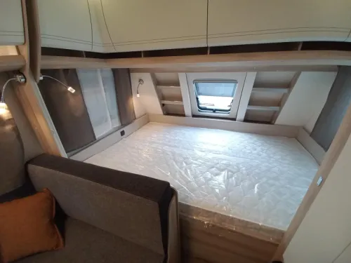 Hobby De Luxe 490 KMF 1800kg-vloerver-sfeerverl  foto: 10